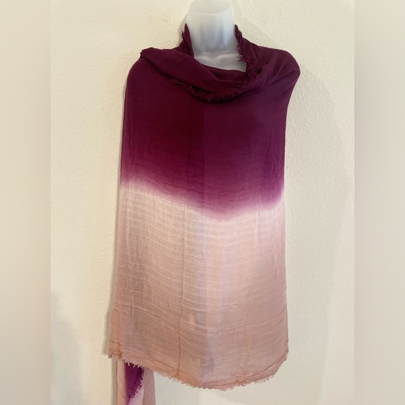 Chico’s Women Scarf One Size Purple Ombré Raw Hem Draped Contemporary Preppy - Picture 3 of 10